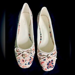 Authentic Ted Baker London Bayna NWT
Floral Ballet Flat Slipons Size 8.5
